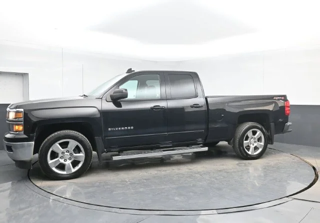 Used 2015 Black Chevrolet LT image 10