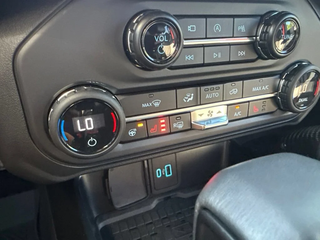 Used 2024  Ford Raptor image 24