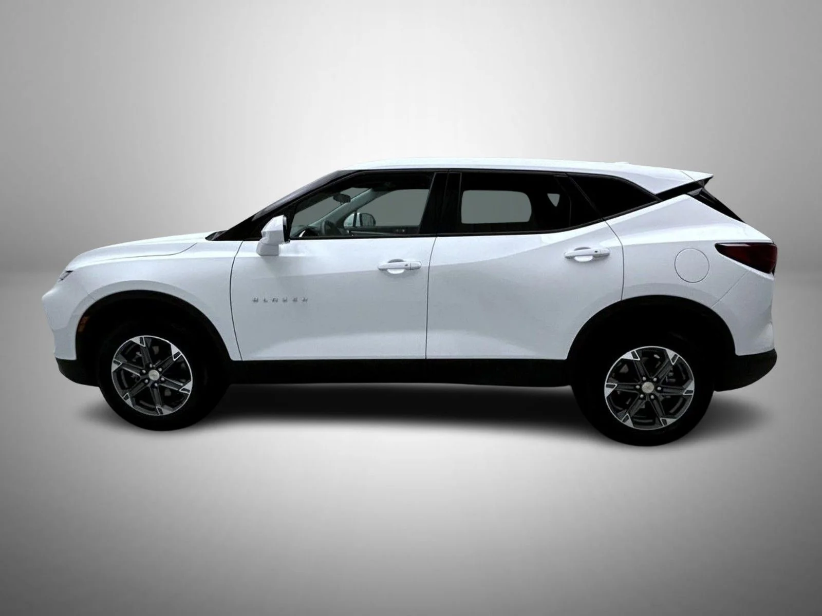 Used 2025 White Chevrolet LT image 8