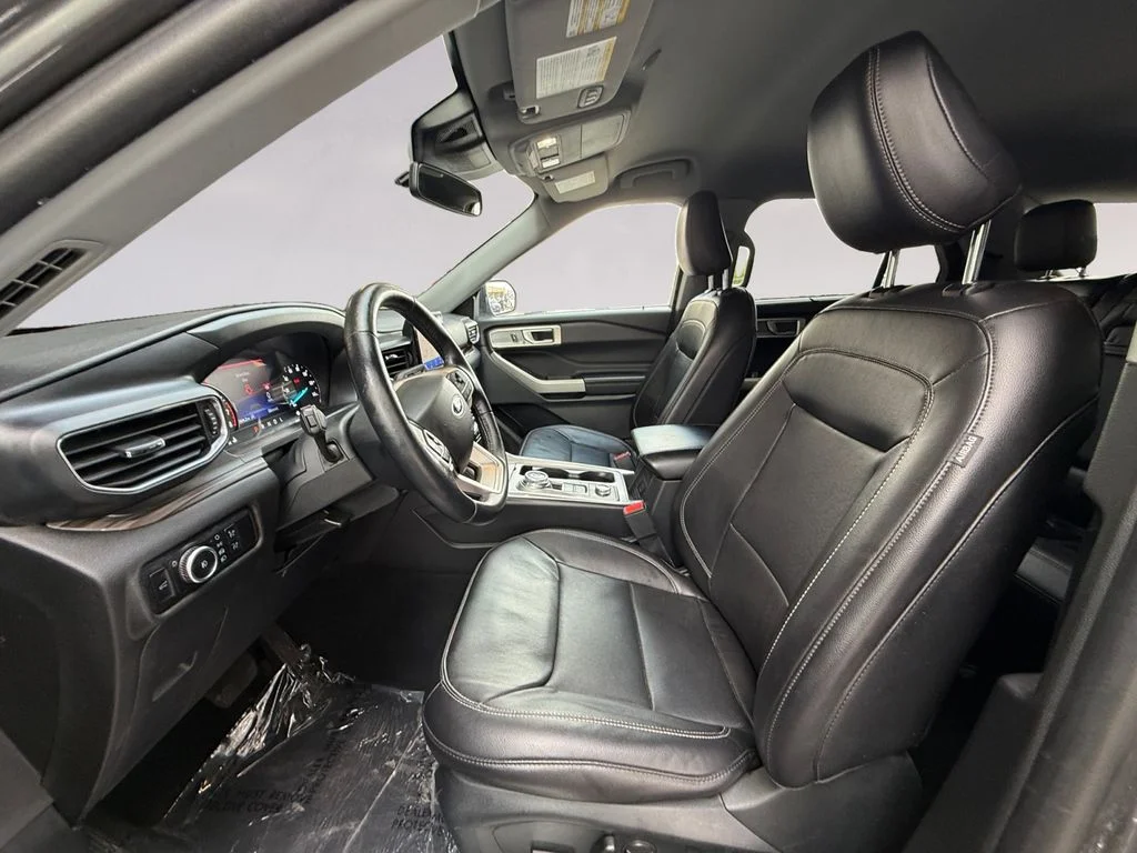 Used 2023 Gray Ford Limited image 10