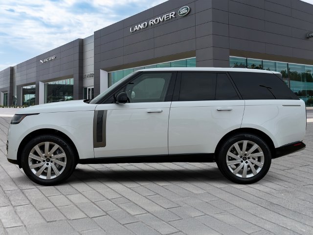 New 2027 Fuji White Land Rover SE image 2