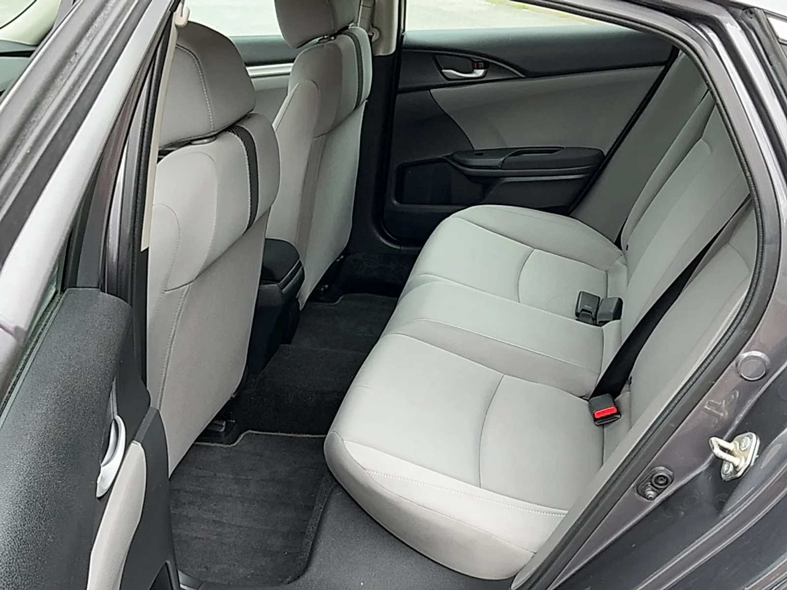 Used 2018  Honda LX image 13