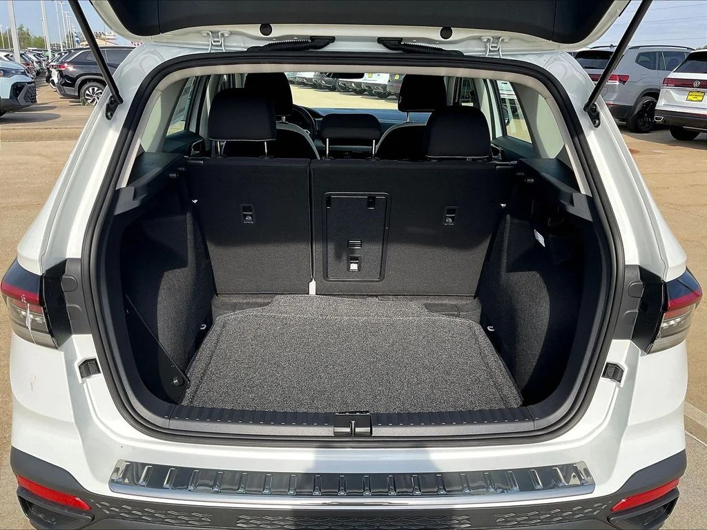 New 2026 White Volkswagen 1.5T S image 12