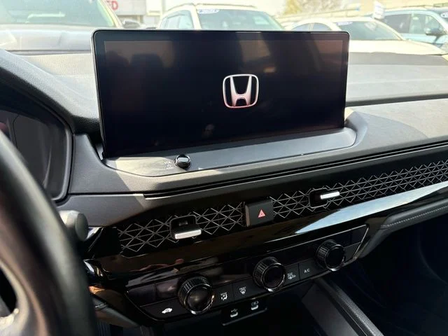 Certified Used 2023 Platinum White Pearl Honda EX-L image 11