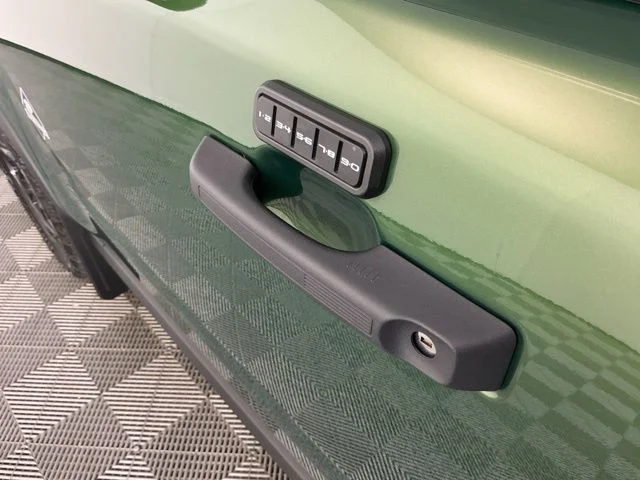 Used 2025 Green Ford Outer Banks image 13