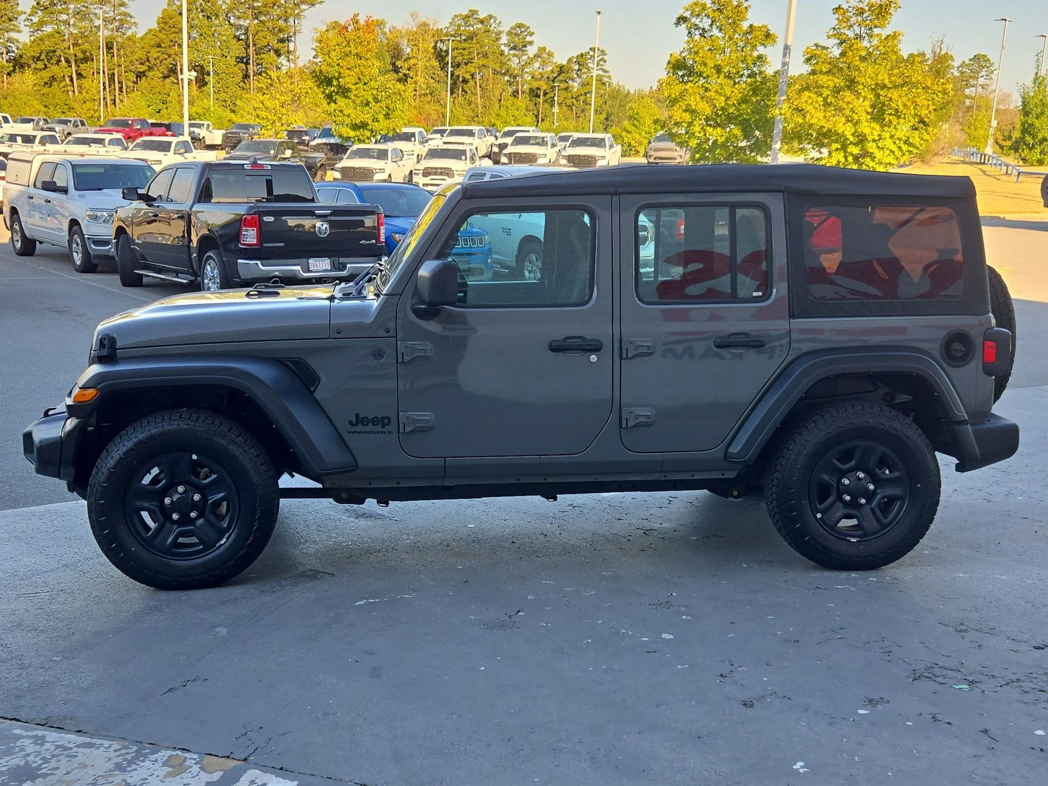Used 2023 Sting-Gray Clearcoat Jeep Sport image 4