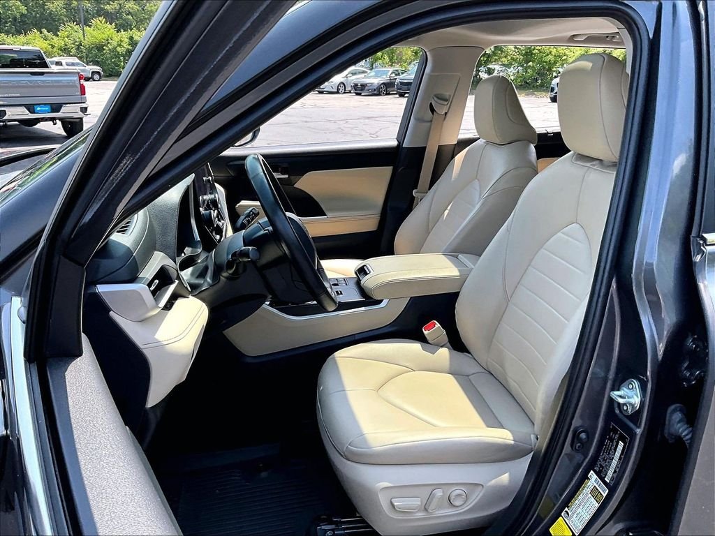 Used 2024 Gray Toyota XLE image 10