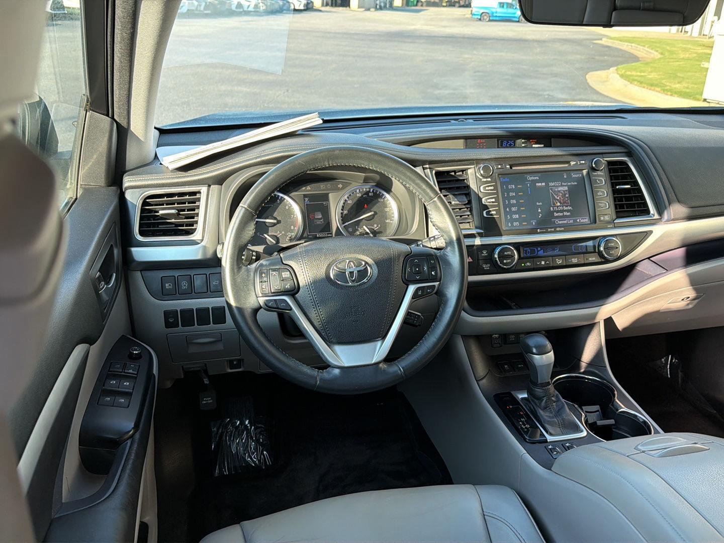 Used 2017 Midnight Black Metallic Toyota XLE image 18