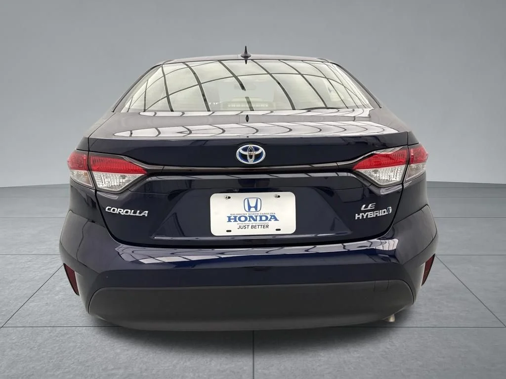 Used 2023  Toyota LE image 9