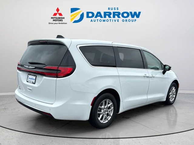 Used 2024 White Chrysler Touring L image 5