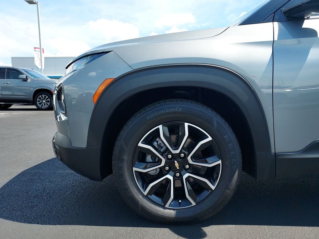 Used 2023 Gray Chevrolet ACTIV image 16