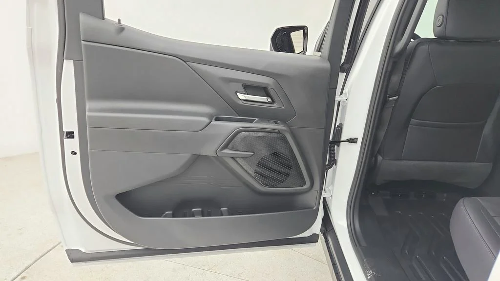 New 2024 Summit White Chevrolet Work Truck image 30