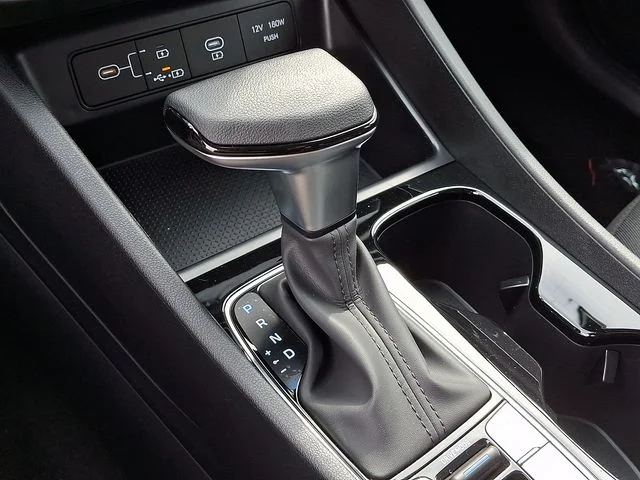 New 2026 White Hyundai SE image 18