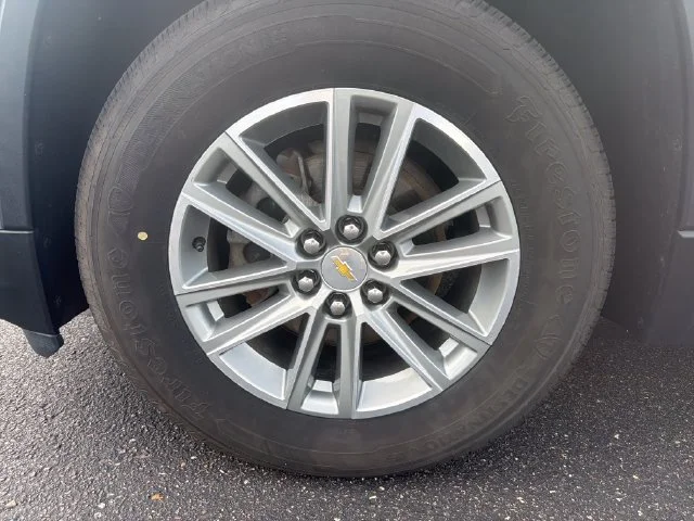Used 2023 STERLING GRAY METALLIC Chevrolet LT Cloth image 32