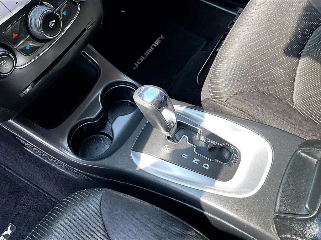 Used 2013 Silver Dodge SE image 16
