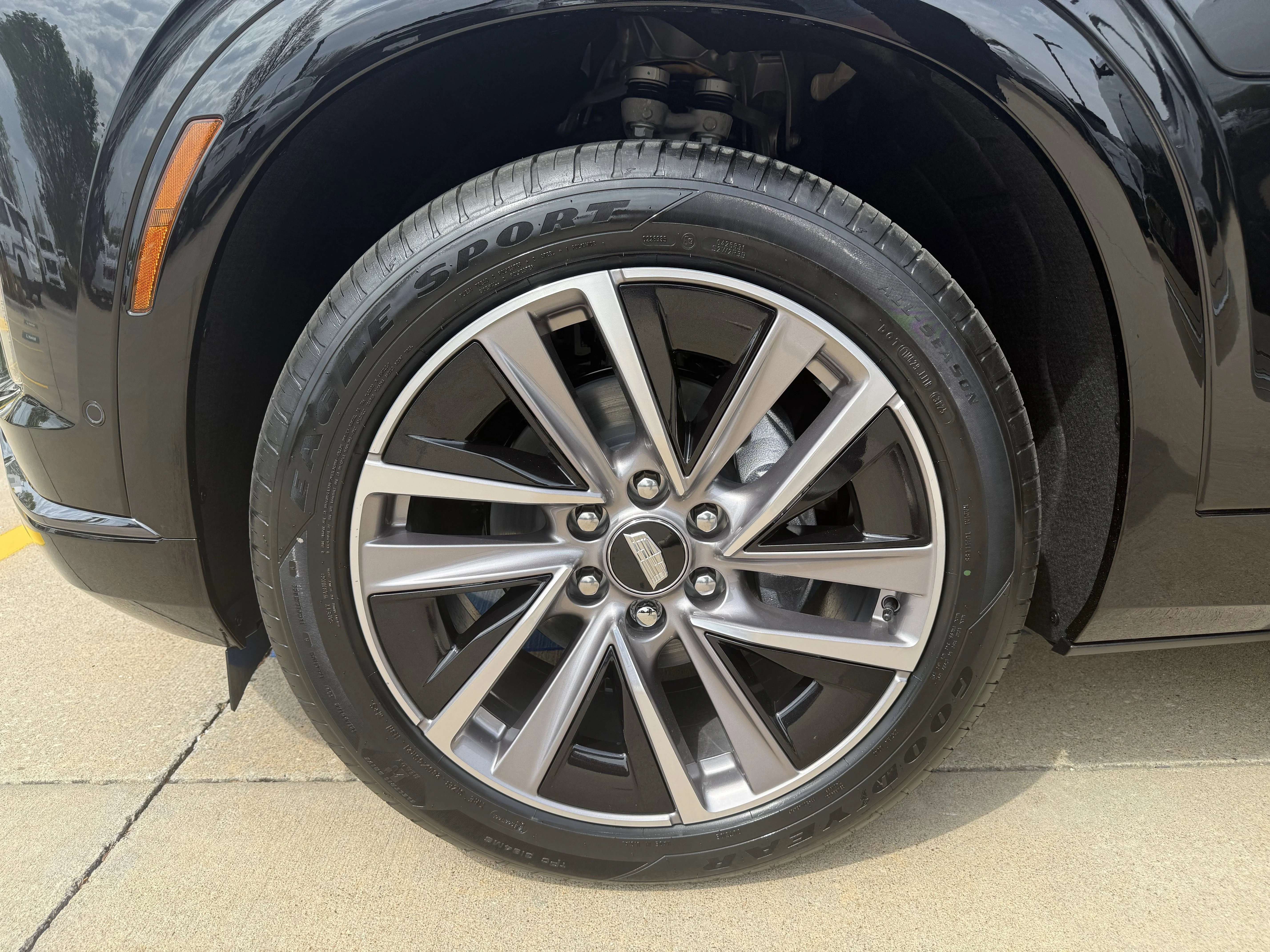 2026 Cadillac VISTIQ Sport - Photo 23