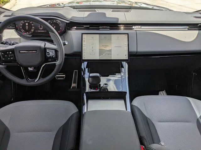 Used 2025  Land Rover SV Edition Two image 14
