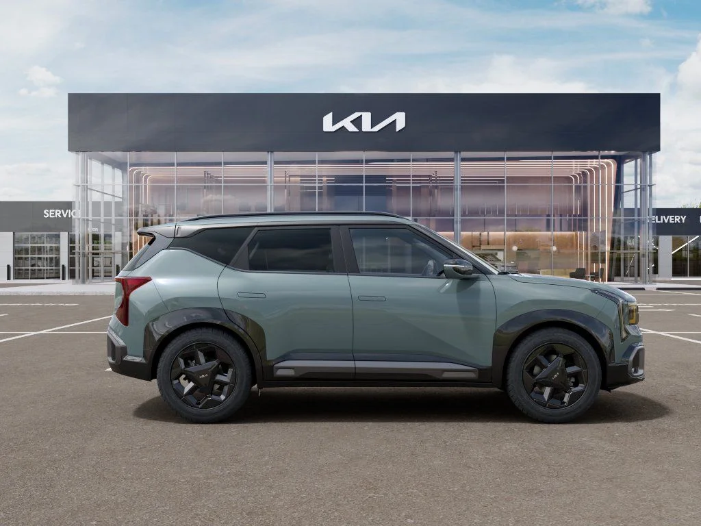 New 2027 Iceberg Green Kia X-Line S image 7
