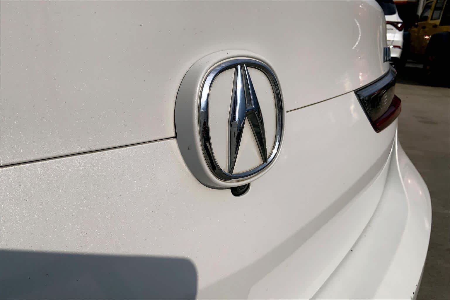 Used 2019 Platinum White Pearl Acura  image 10