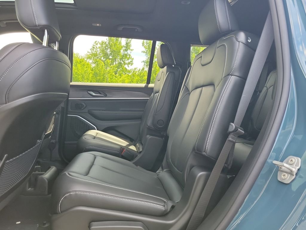 New 2026 Steel Blue Exterior Paint Jeep Limited image 9