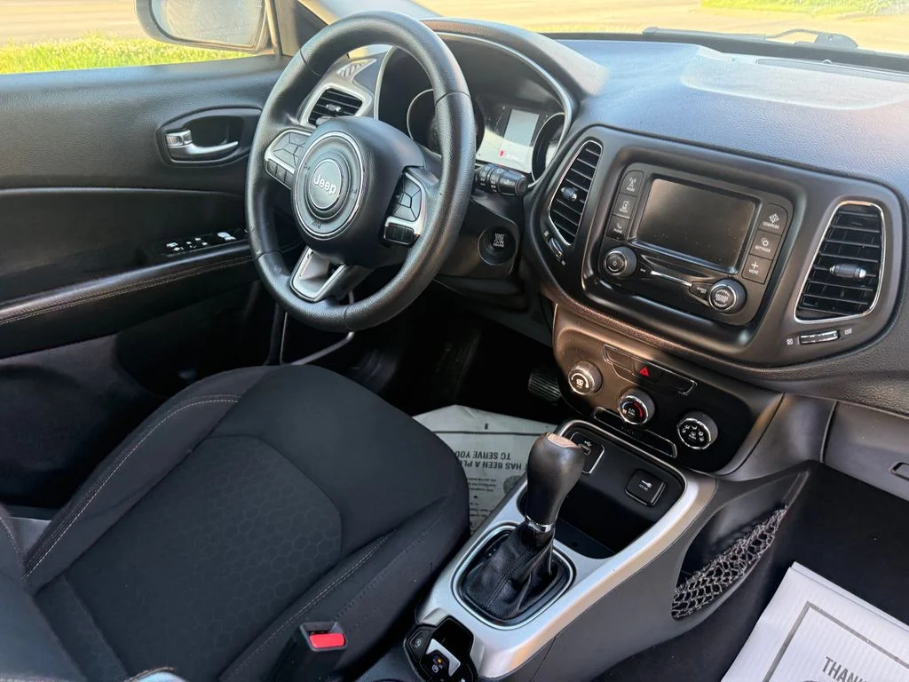 Used 2018 White Jeep Sport image 9