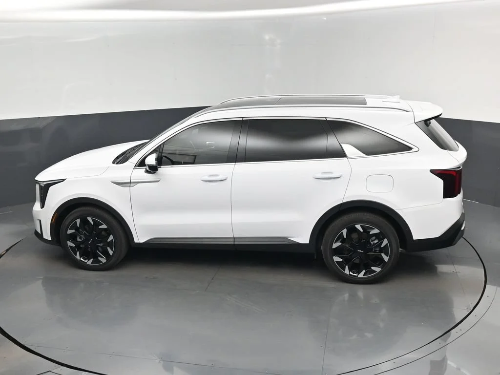 Certified Used 2025 White Kia SX image 14