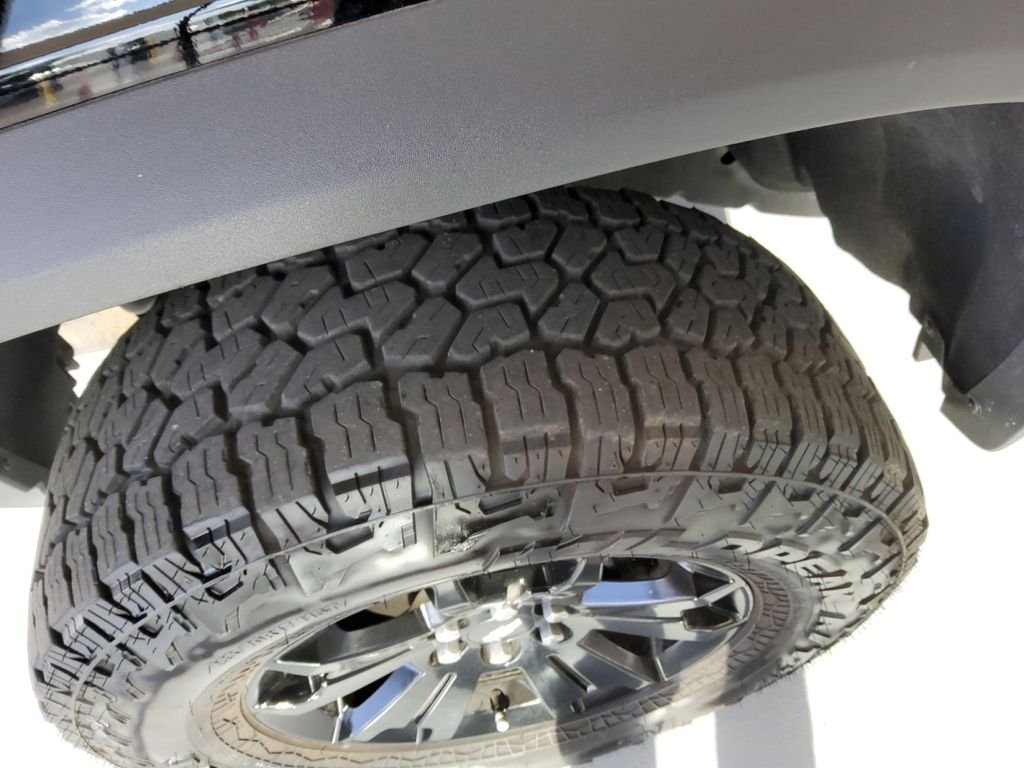 Used 2019 Black Chevrolet ZR2 image 22