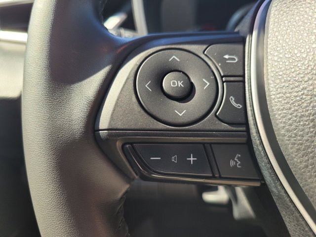Used 2022 White Toyota SE Nightshade Edition image 28