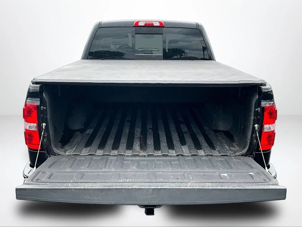 Used 2015 Black GMC Denali image 18