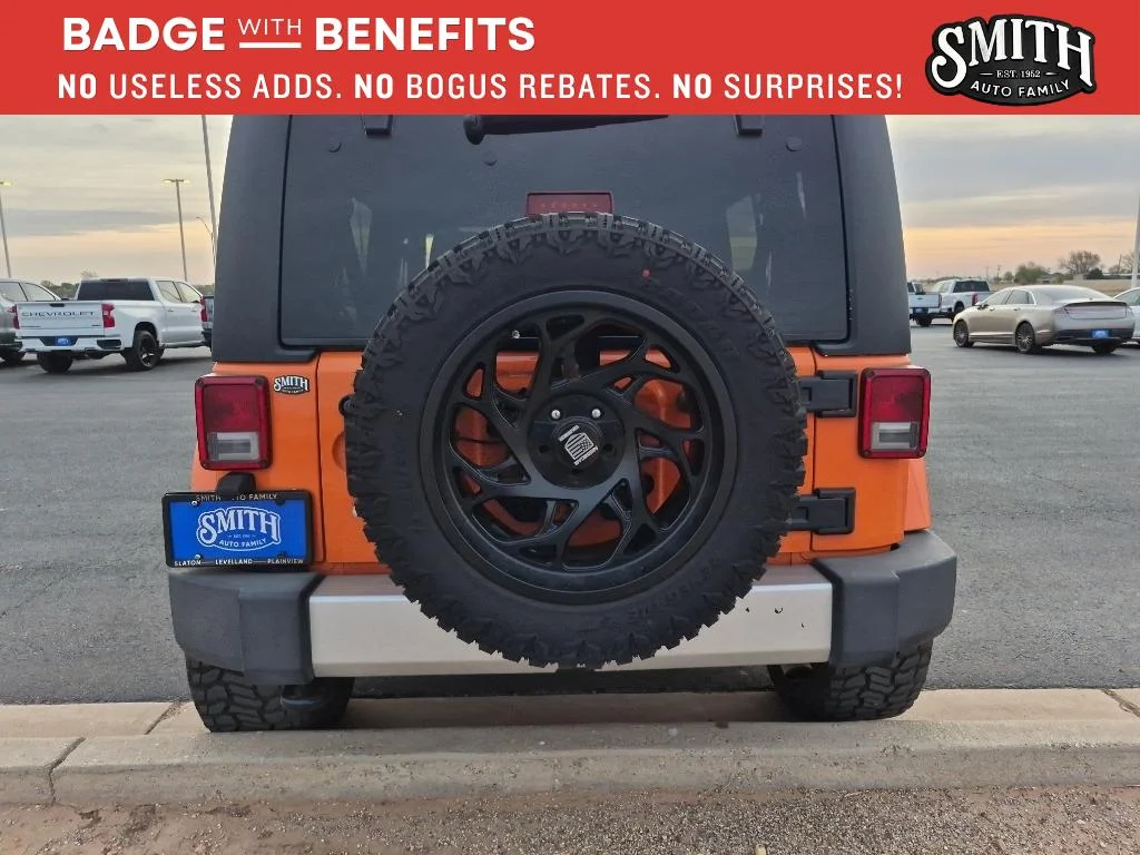 Used 2012  Jeep Sahara image 5