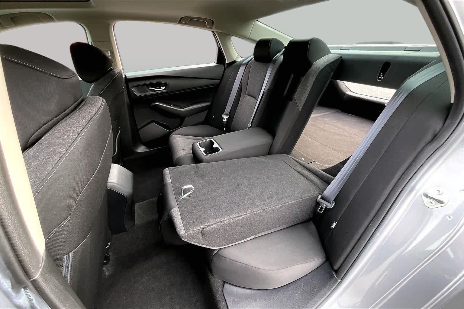 Used 2023 Lunar Silver Metallic Honda EX image 19