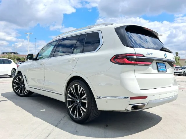 Used 2023 White BMW xDrive40i image 5