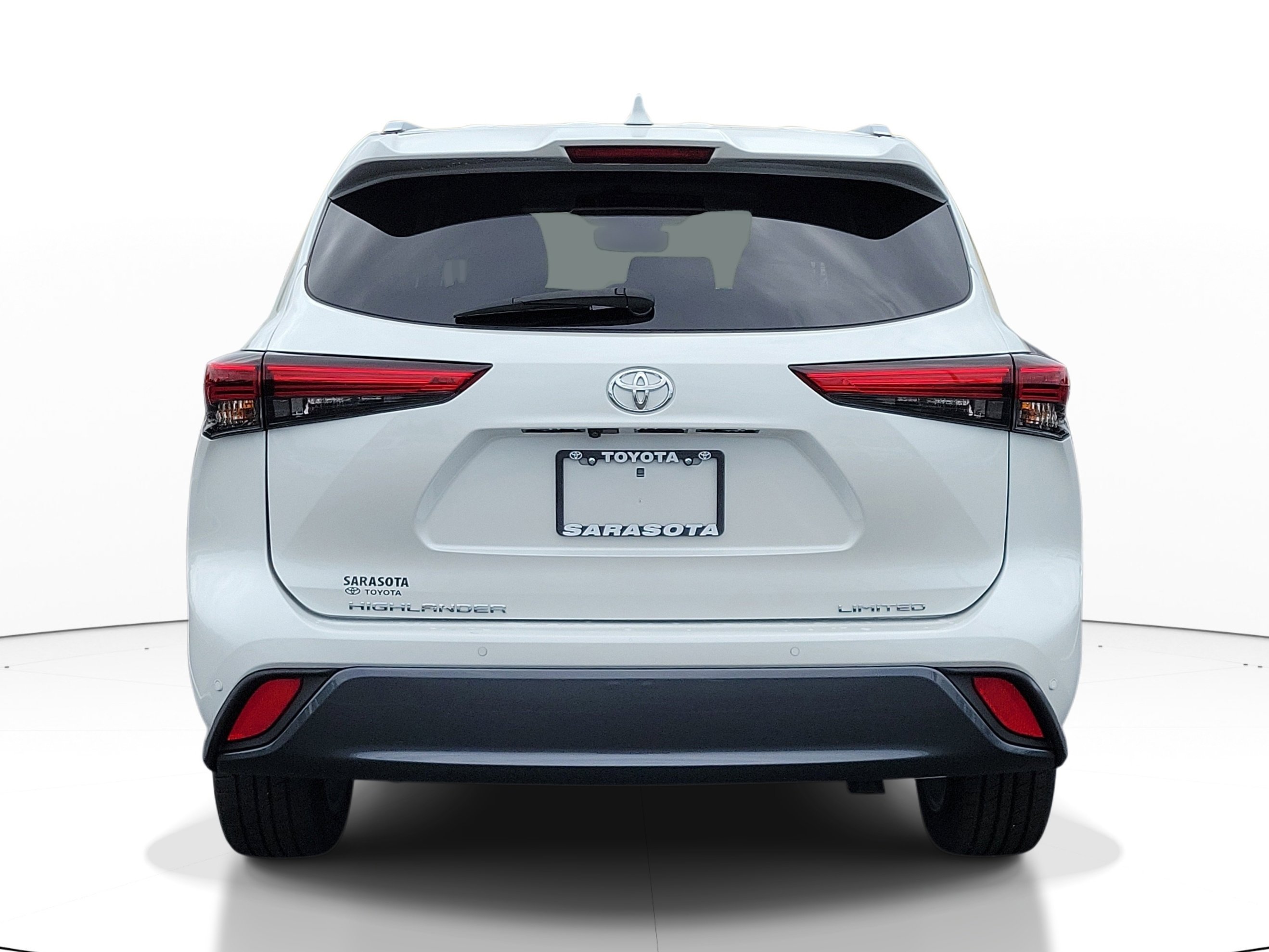 Used 2023 Wind Chill Pearl Toyota0 Limited image 4