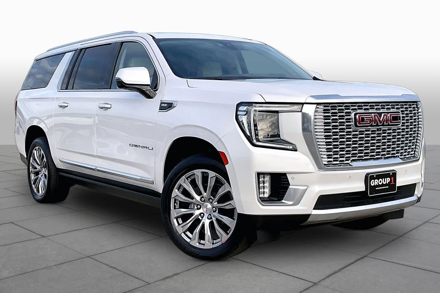 Used 2022 White Frost Tricoat GMC Denali image 3
