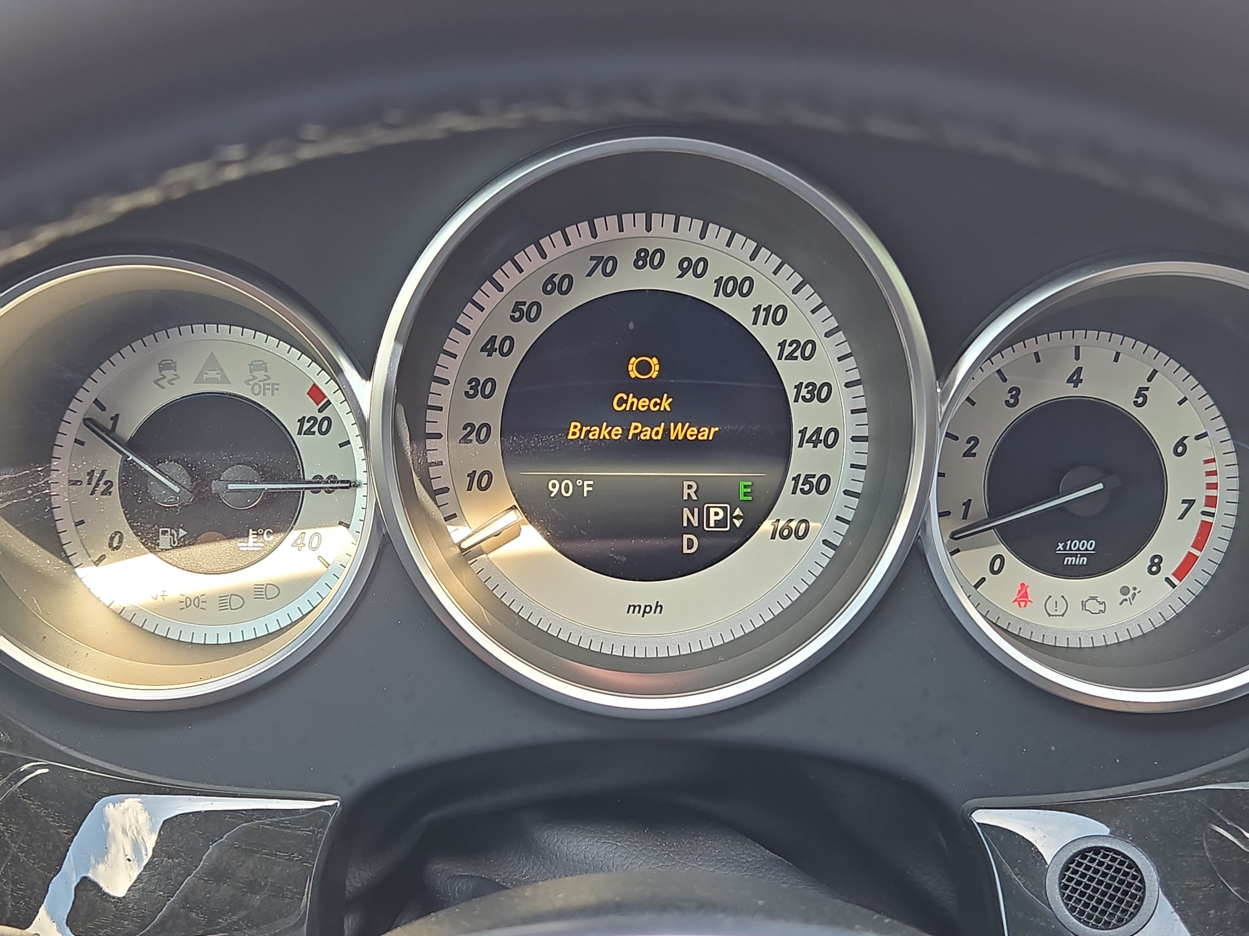 Used 2018 Red Mercedes-Benz 4MATIC® image 25