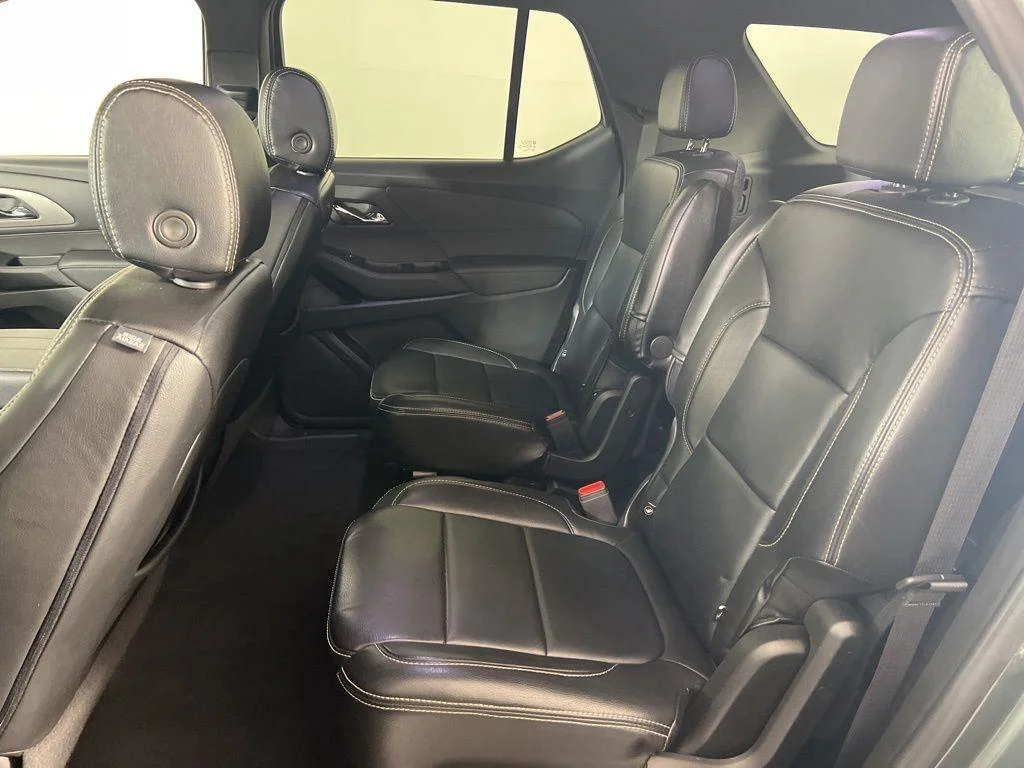 Used 2023 Silver Sage Chevrolet LT image 18