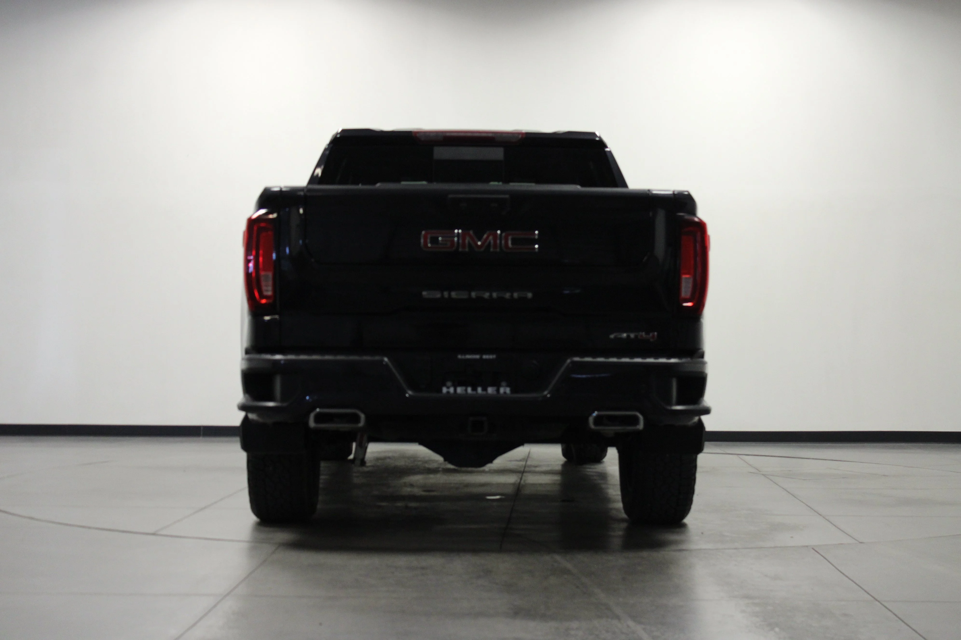 Used 2023 Titanium GMC AT4 image 5
