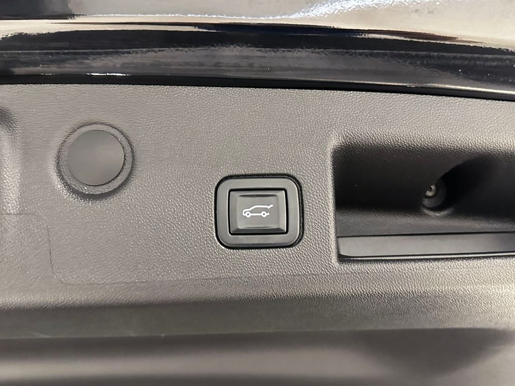 Used 2022 Black Chevrolet LT image 13