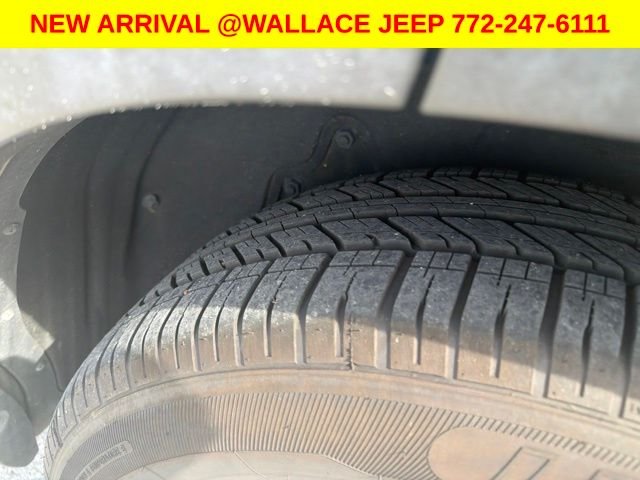 Used 2018 Black Toyota XLE image 6