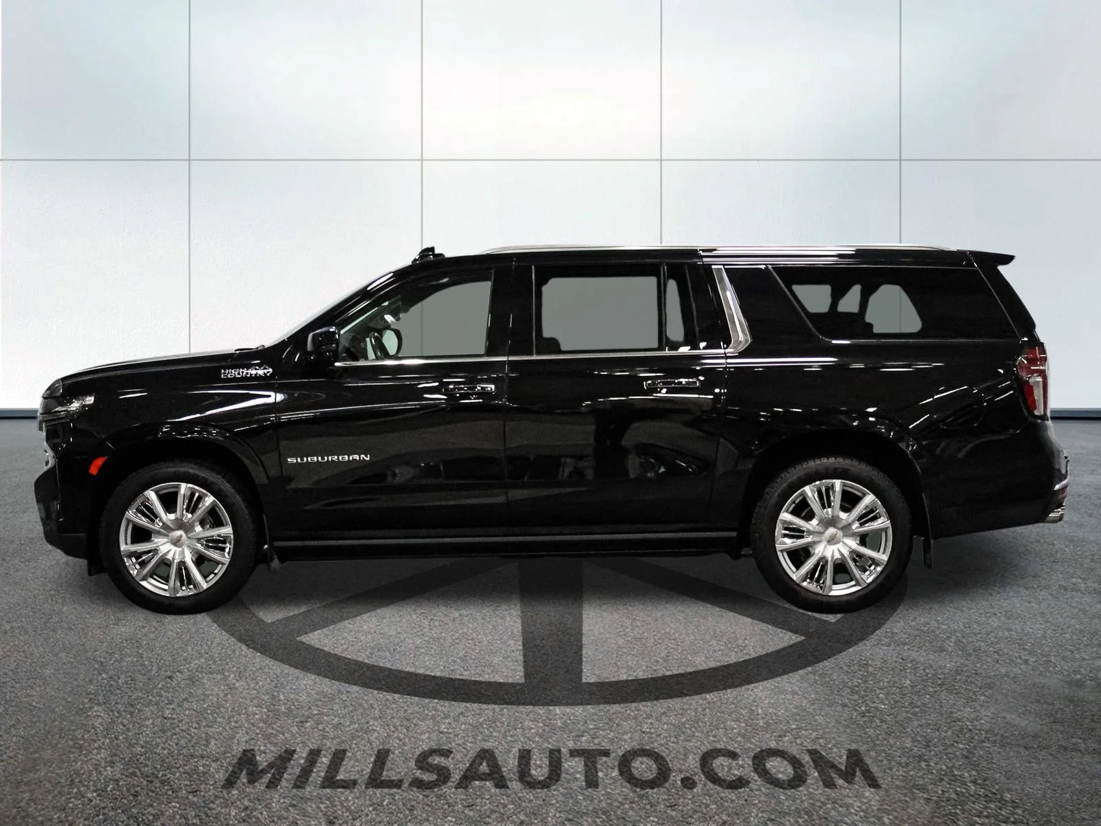 Used 2022 Black Chevrolet High Country image 3