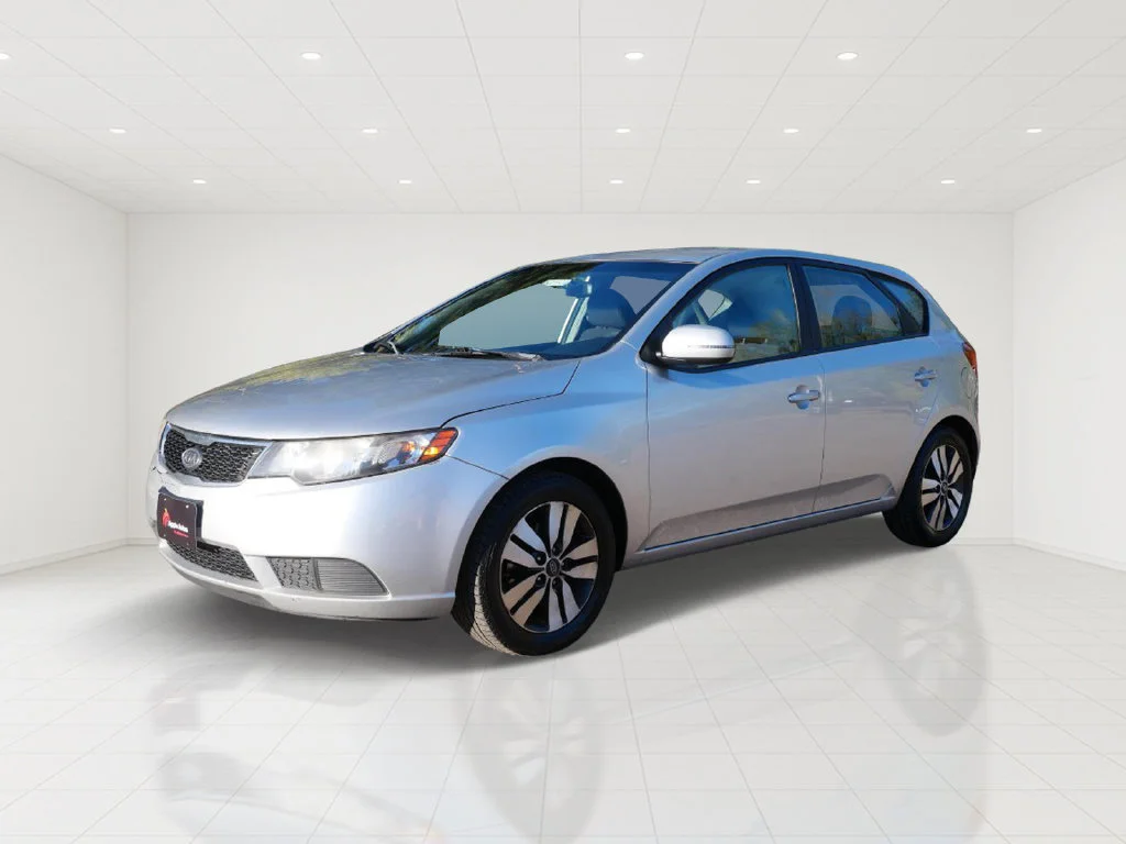 Used 2013 Silver Kia EX image 2