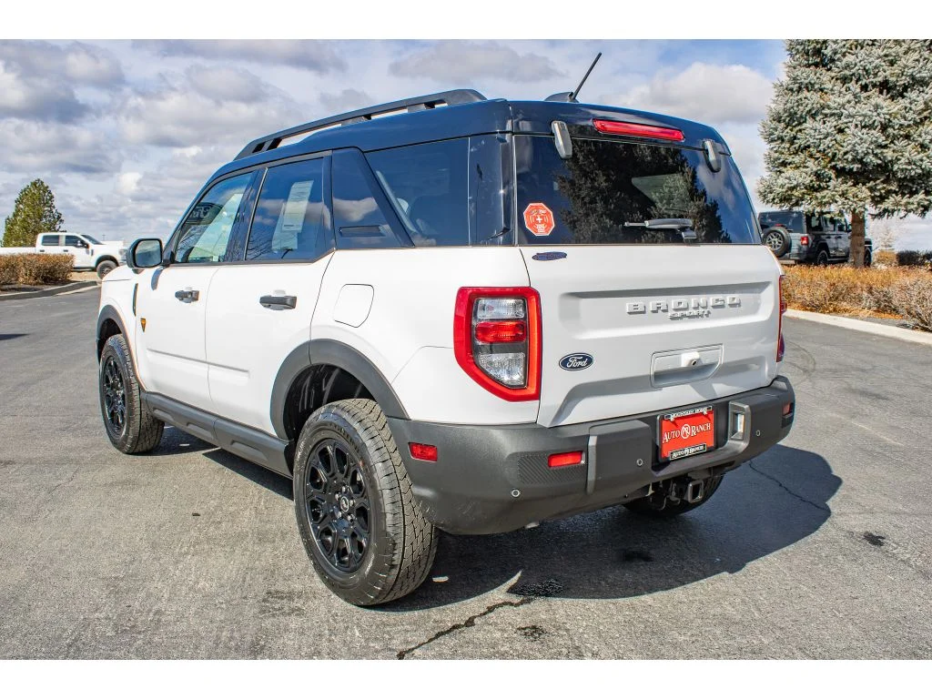 New 2026 OXFORD WHITE Ford Badlands image 5