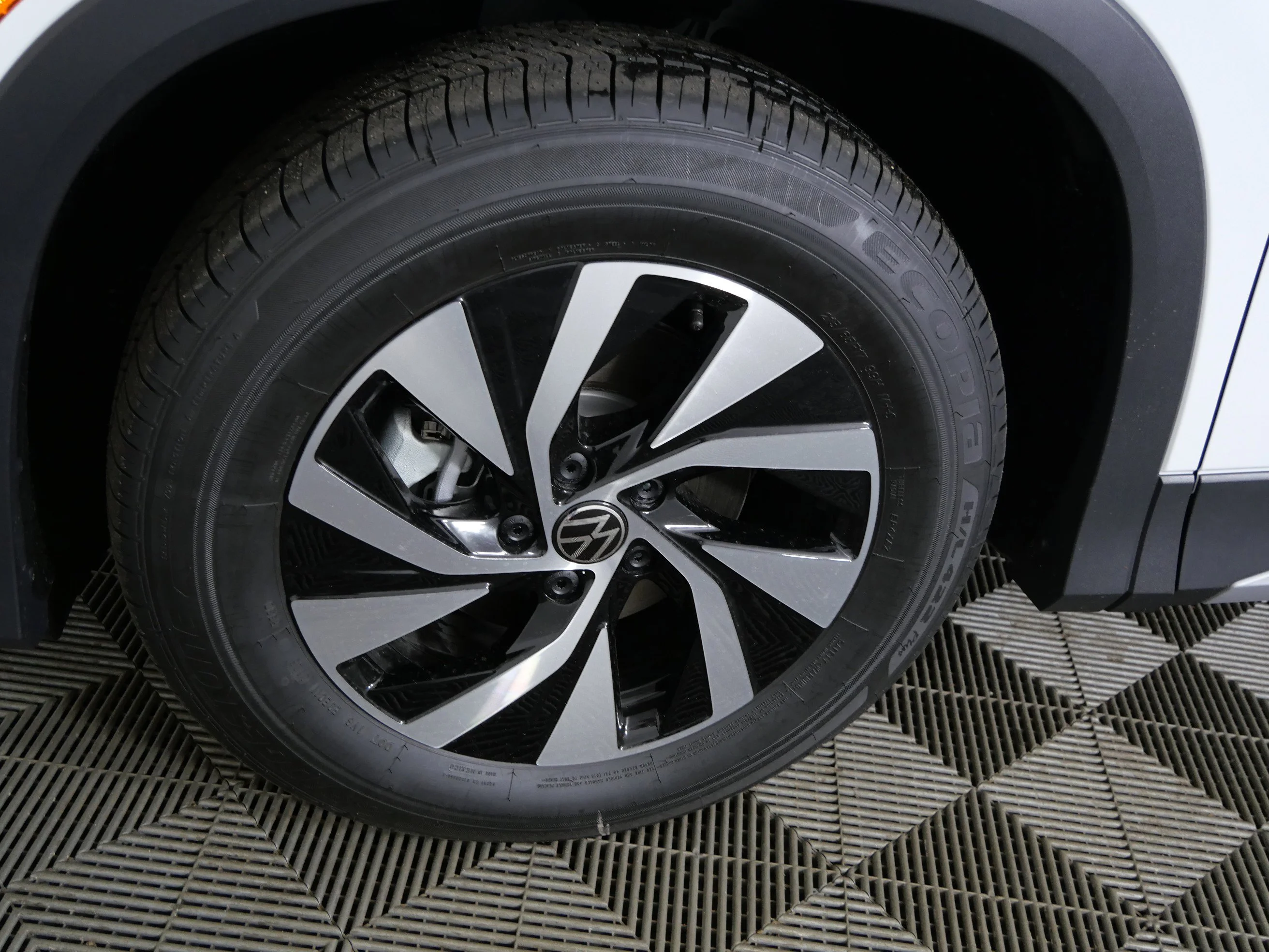 New 2026 Pure White Volkswagen S image 15