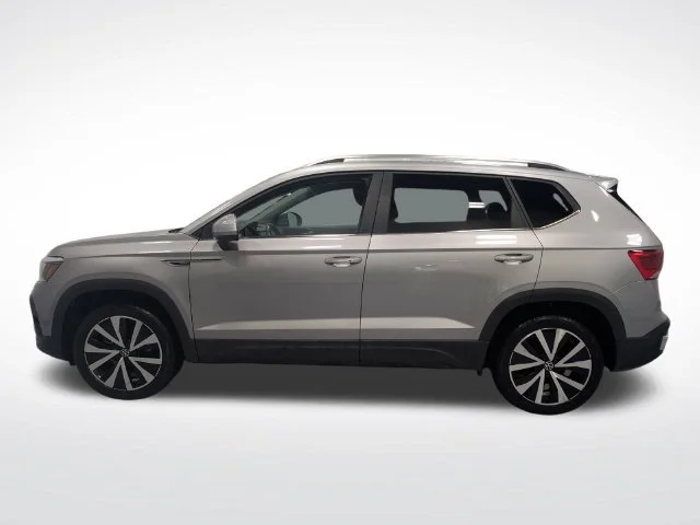 Used 2024  Volkswagen 1.5T SE image 5