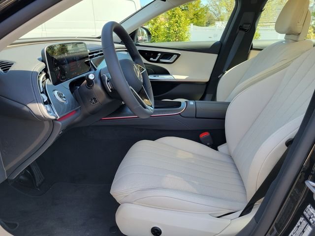 2025 Mercedes-Benz E-Class E350 - Photo 19