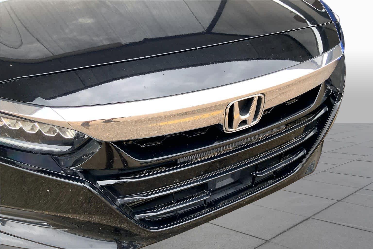 Used 2018 Crystal Black Pearl Honda Touring 2.0T image 29