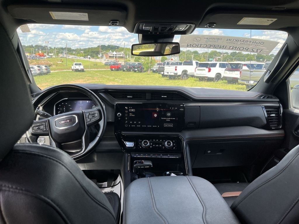 Used 2023 White GMC AT4 image 10