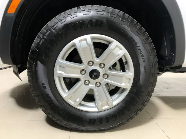New 2025 OXFORD WHITE Ford XL w/STX Package Super Crew Cab image 10