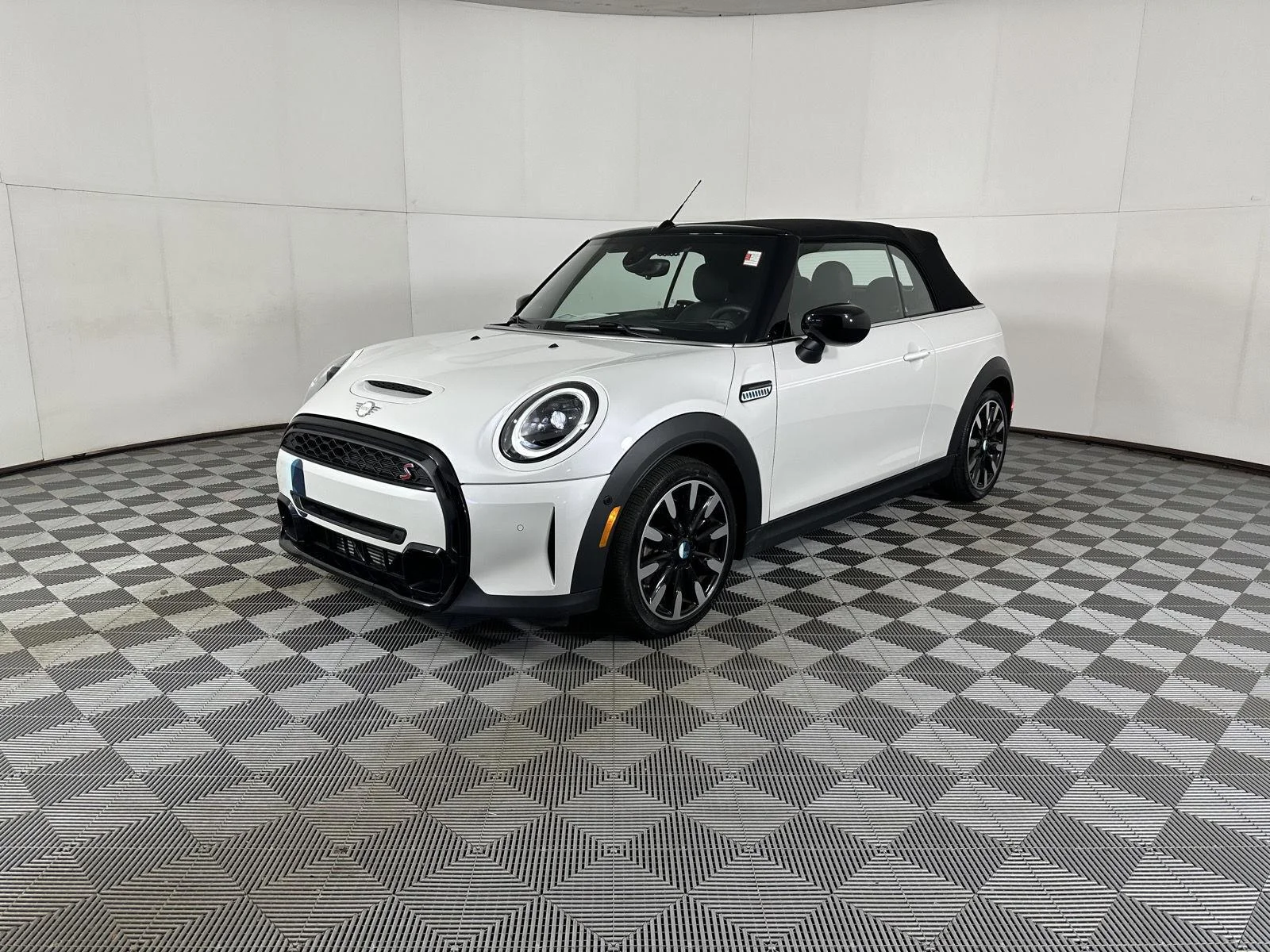 Used 2024 Nanuq White Metallic MINI Cooper S image 16