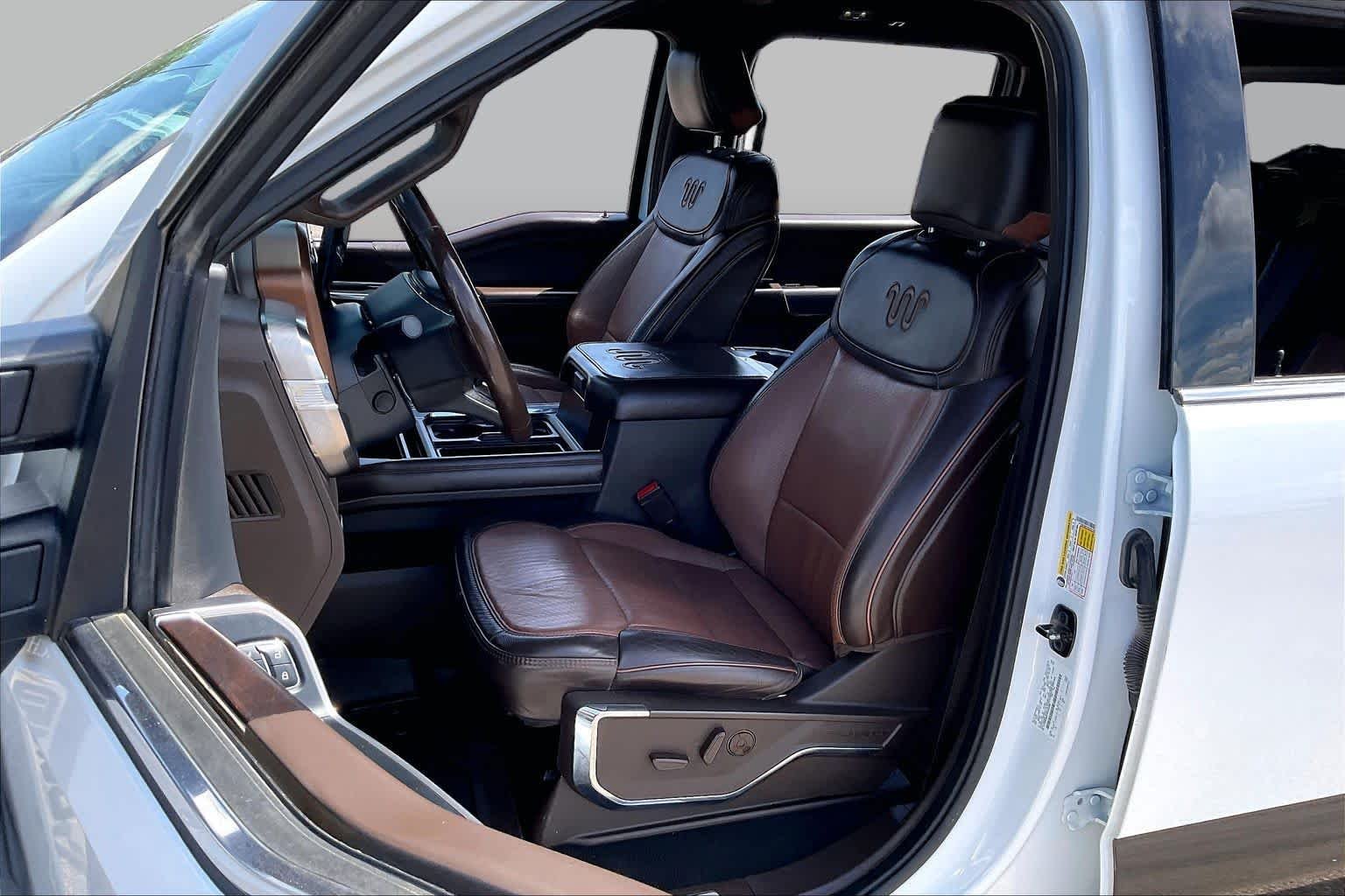 Used 2024 Star White Metallic Tri-Coat/Darkened Bronze Ford King Ranch image 8